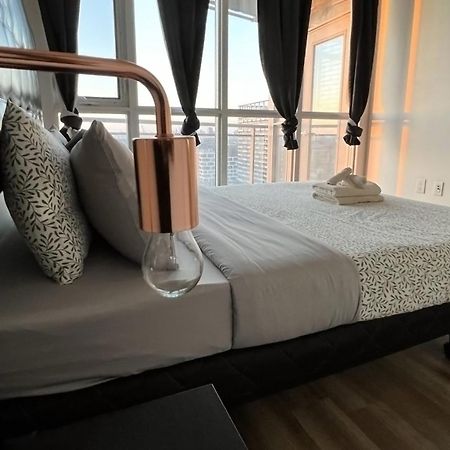 Stunning Luxurious Lakeview Condo By Cn Tower 多伦多 外观 照片